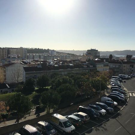 אלז'ש Apartamento Novo Muito Confortavel Com Vista Rio מראה חיצוני תמונה